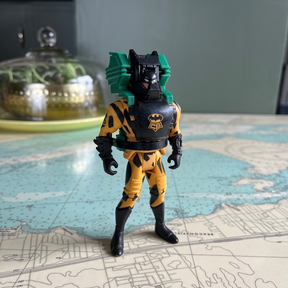 Vintage 1994 Batman Action Force Land Strike Figurine - Picture 2 of 6